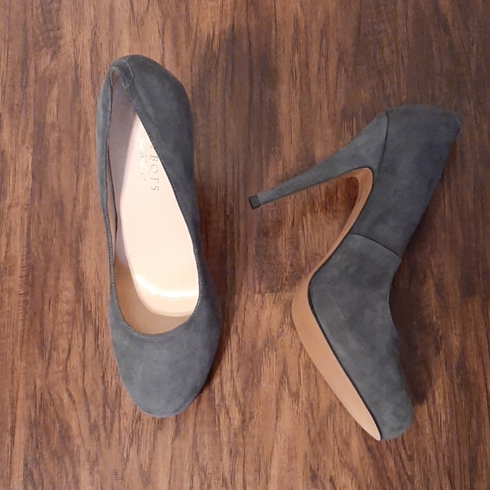Talbots Gray Suede 4.5" heel - EUC